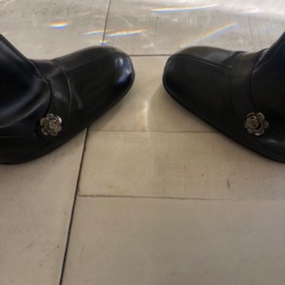 CHANEL BLACK BOOTS WITH 3.5 INCH HEELS (excellent condition-like new) - Picture 8 of 8